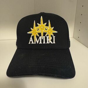 Amiri trucker hat one size fits all
Worn a few times